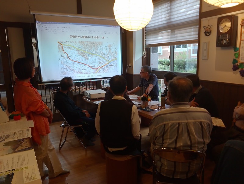 【由木ぶら散歩の会】由木の歴史を求めて散歩中（活動報告：10/19定例会を開催しました）