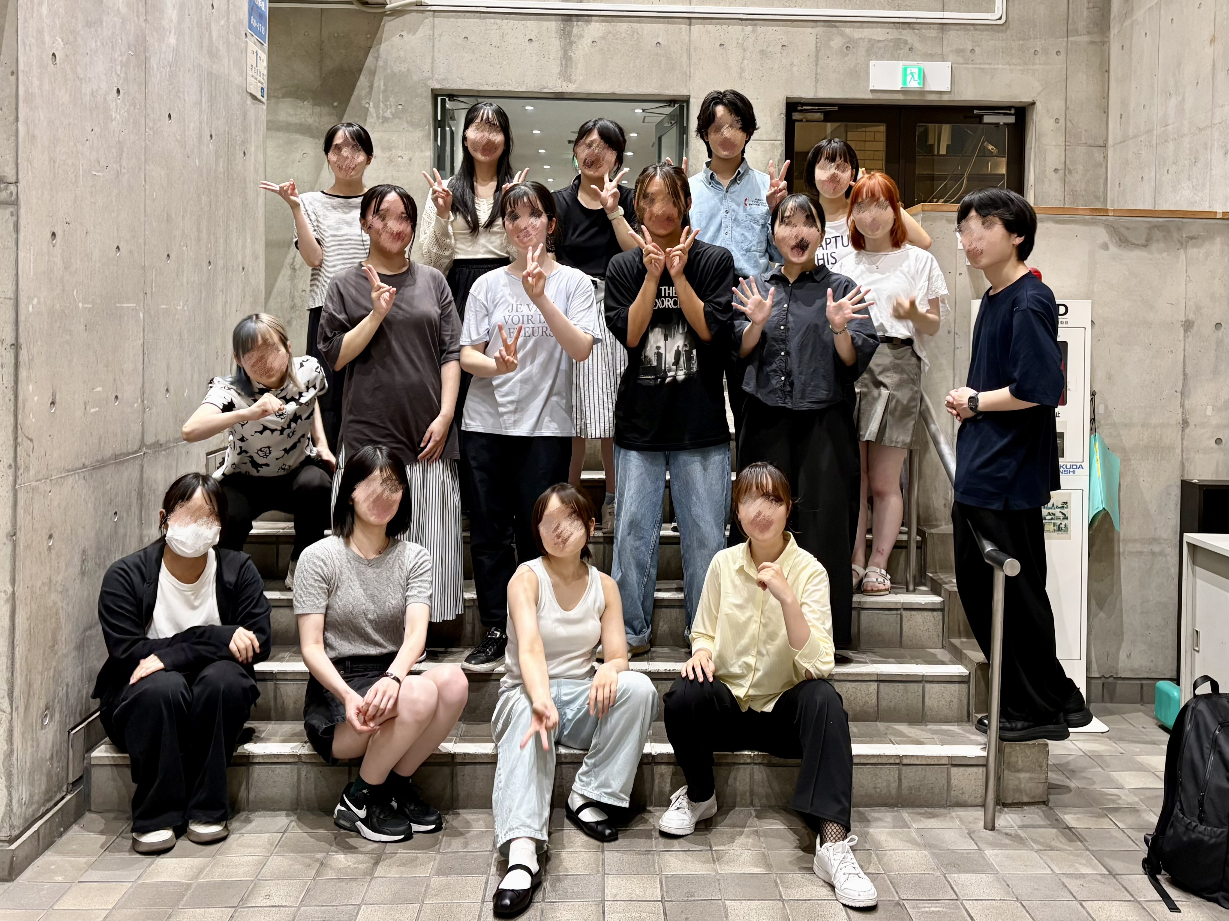 都立大ミュージカルサークル 劇団青いバラです！